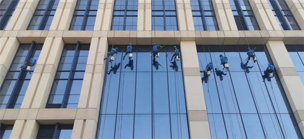 外墙清洗公司需要有哪些资质？(图1)