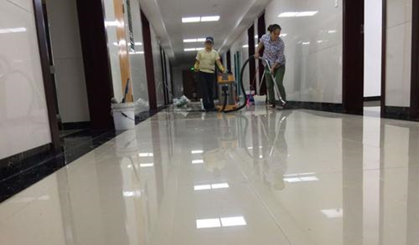 商场日常保洁