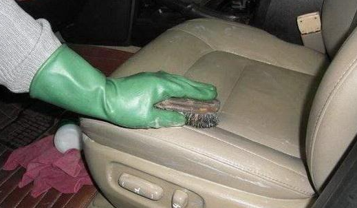 巴中单位保洁公司:清洁真皮座后不能速干